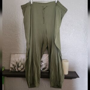 NWT Torrid brand chalis taper cropped pants capris sz 4x